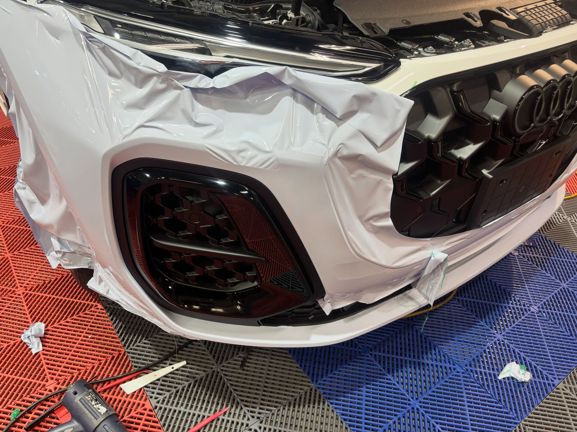 現在フルラッピング作業中です